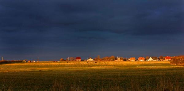 Lys over land